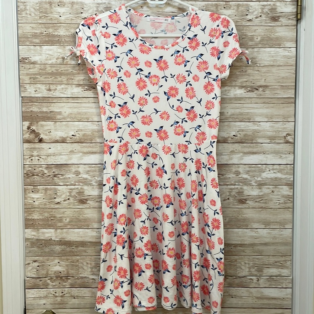 Girls, pink daisy, summer dress Size 10/12